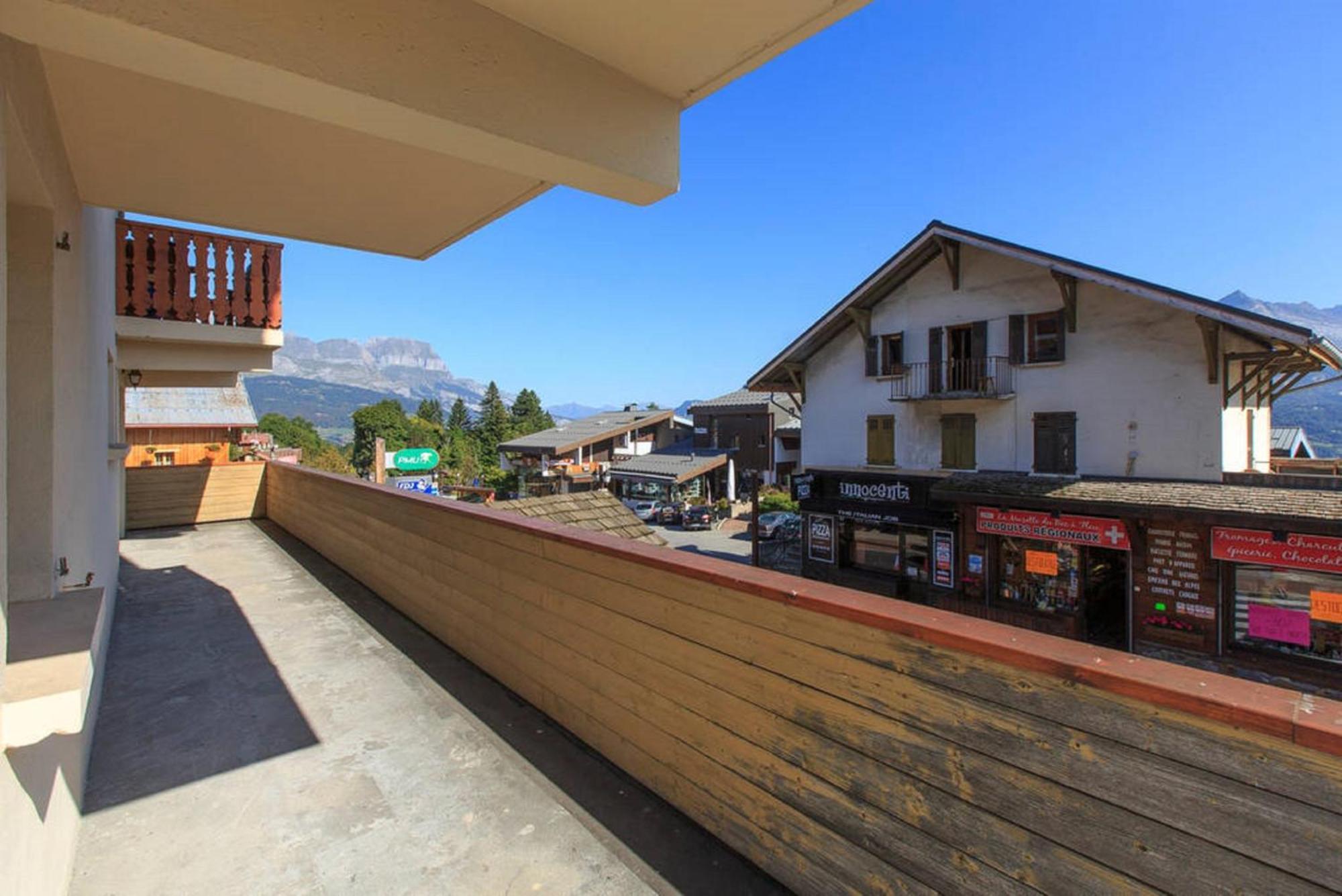 Les Aiguilles De Warens Aparthotel Combloux Exterior foto