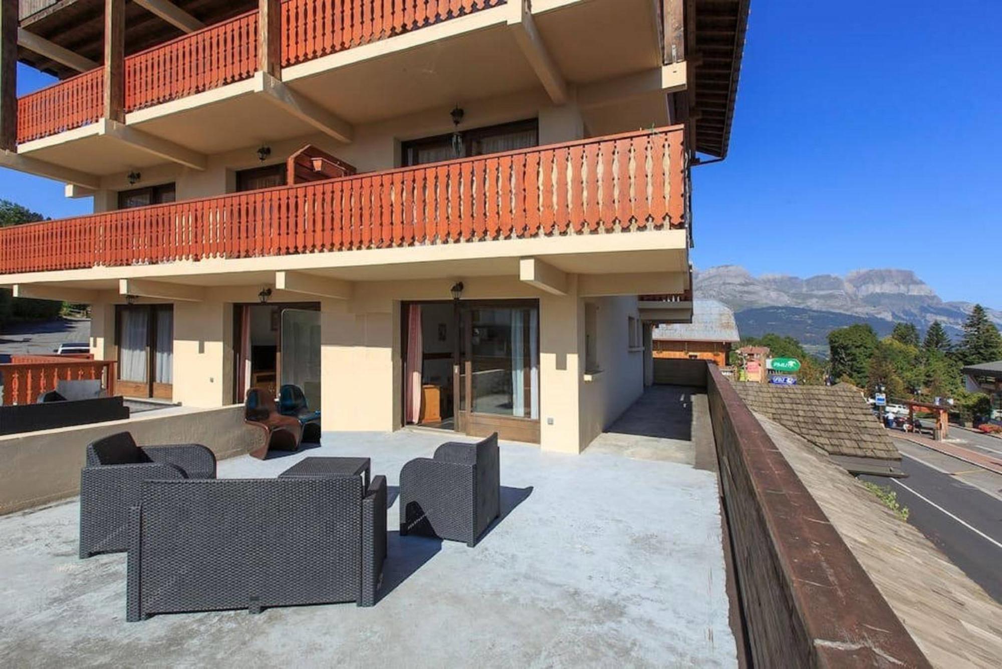 Les Aiguilles De Warens Aparthotel Combloux Exterior foto